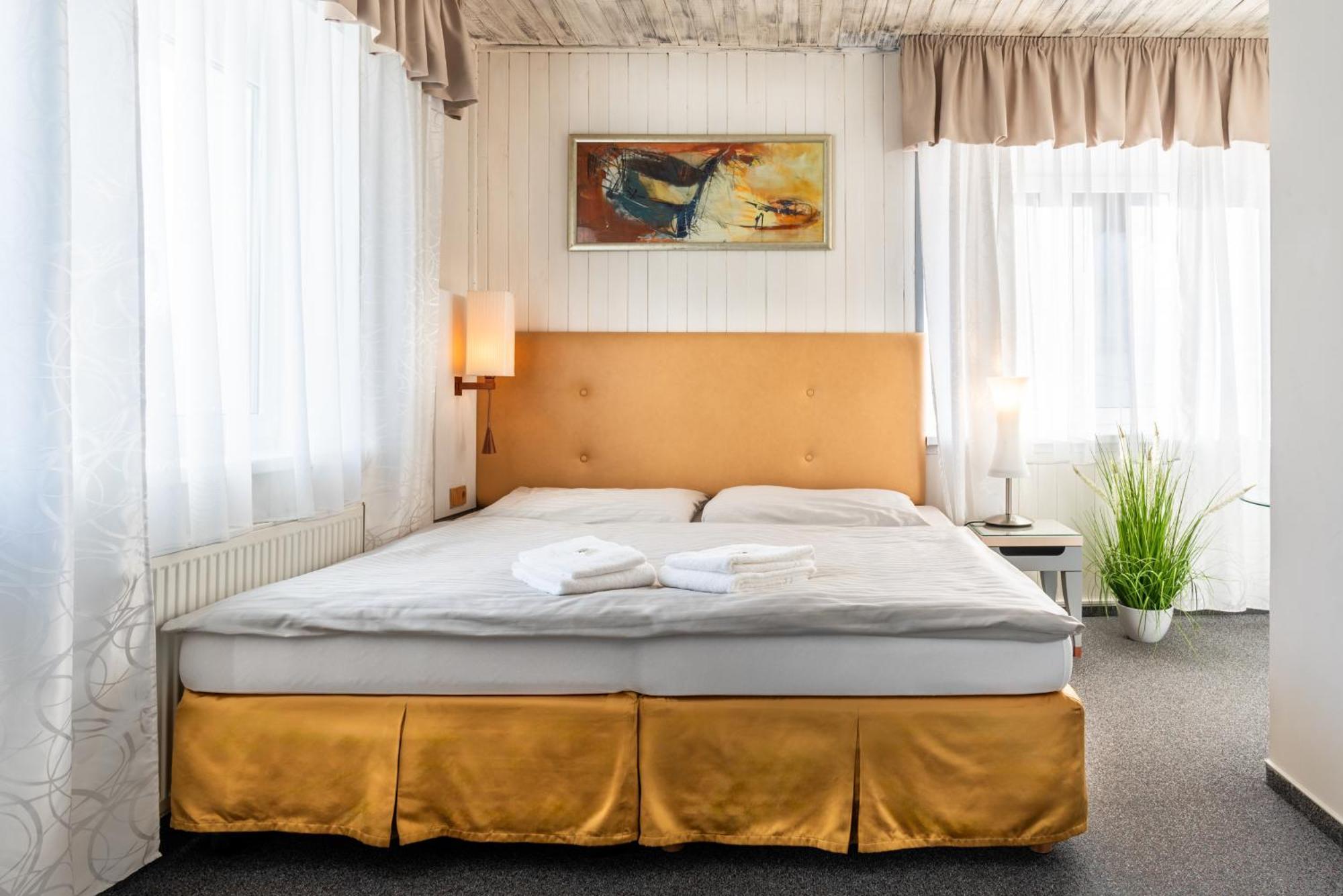 Hotel Schwarz Nové Hamry Eksteriør billede