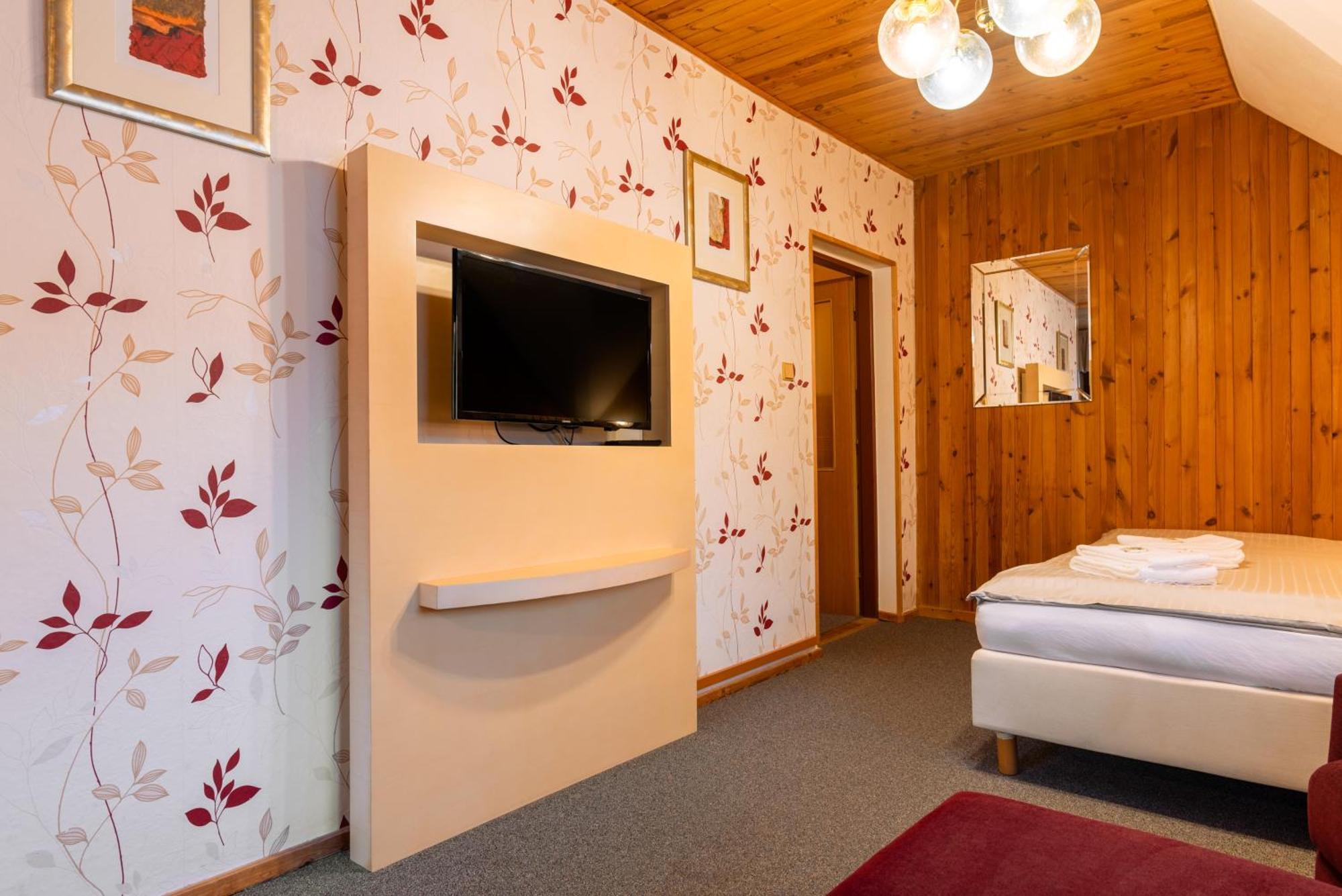 Hotel Schwarz Nové Hamry Eksteriør billede