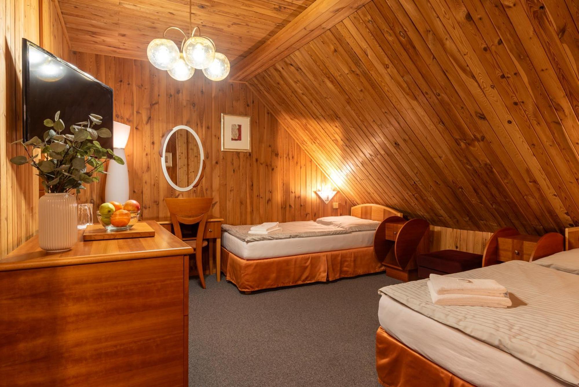 Hotel Schwarz Nové Hamry Eksteriør billede